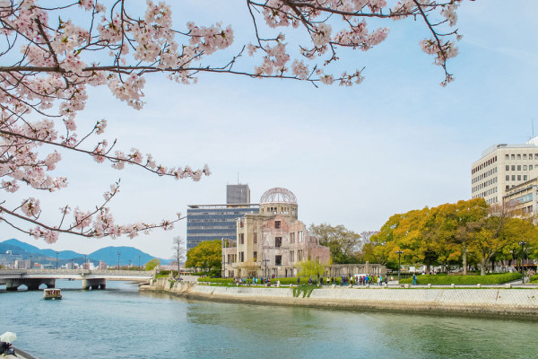Domul Bombei Atomice–singura cladire care a ramas in picioare dupa bombardamentul atomic si unul dintre cele mai importante elemente din Parcul Memorial al Pacii.