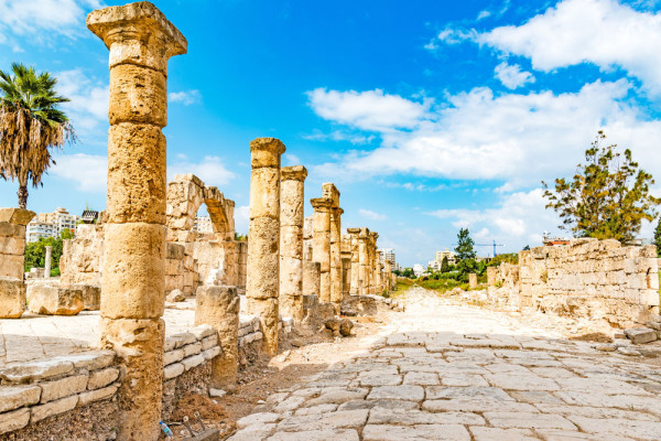 necropola, impresionantul hipodrom, baile si Arcul de Triumf. 