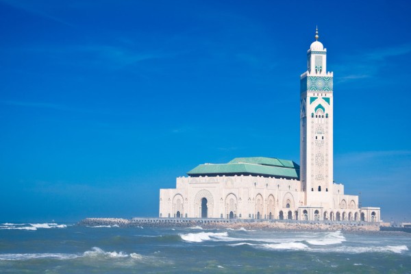 si Marea Moschee Hassan al II – lea, considerata simbolul orasului