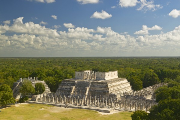 Este cel mai important sit arheologic care prezinta maretia civilizatiei Maya, aflandu-se in nordul peninsulei Yucatán.