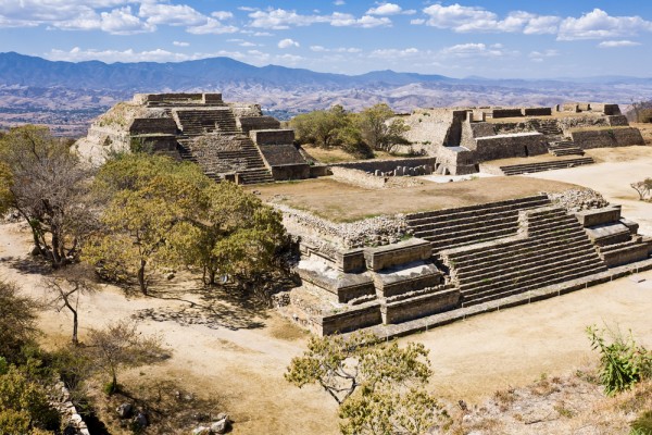 Continuam cu vizita orasul zapotec Monte Alban unde veti gasi urme ale acestei civilizatii.