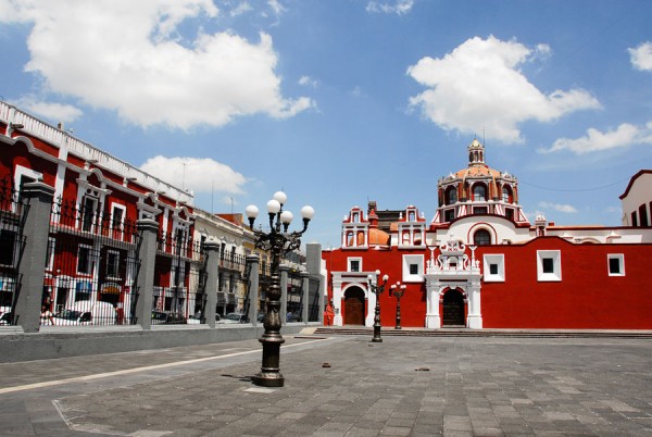 Oprire in Puebla pentru a vizita centrul istoric. Veti admira Capela Rosario- in stil baroc cu stucaturi aurii, inchinata Reginei Rozariului.