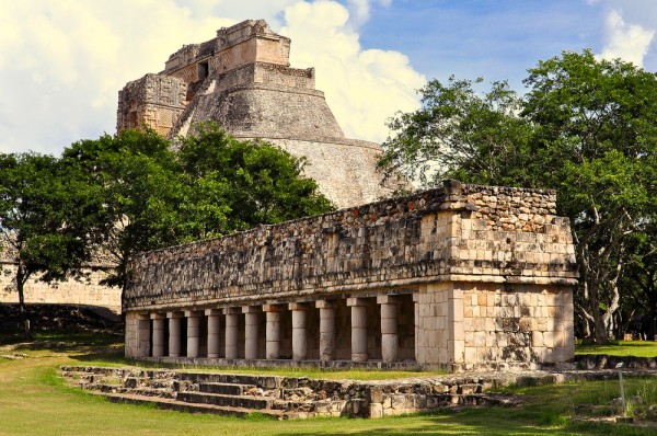 Tot in Uxmal vom admira si Piramida Magicianului