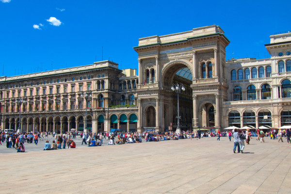 Sosim in zona Aosta si continuam excursia catre Milano.