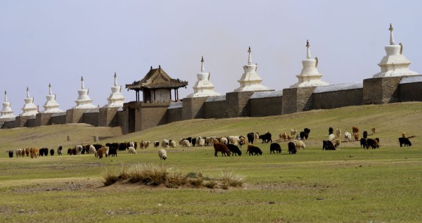 Ruinele sale au fost folosite pentru a construi Manastirea Erdene Zu, prima Manastire Buddhista din Mongolia