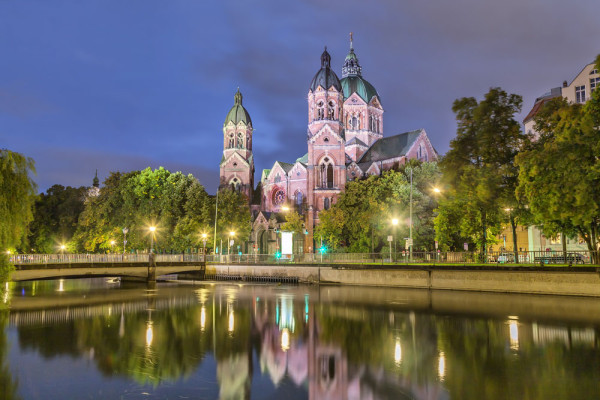 Munchen Biserica protestanta St Lukas