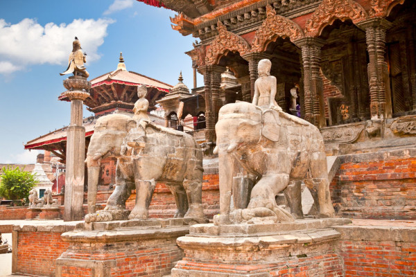 Orasul este impanzit de arta religioasa, temple si manastiri. I se mai spune si Lalitpur in traducere \"orasul frumusetii”.