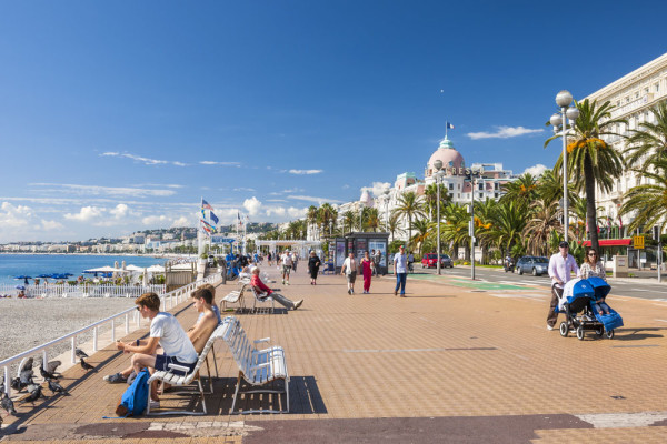 Nisa plimbare pe Promenade des Anglais