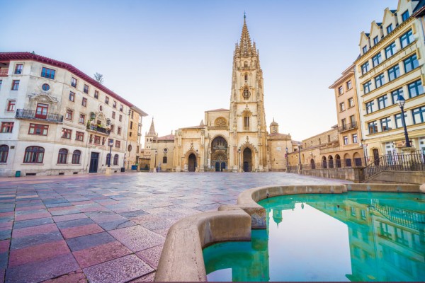 Plecam catre Oveido, oras situat intre mare si munti, ce are un iz medieval aparte