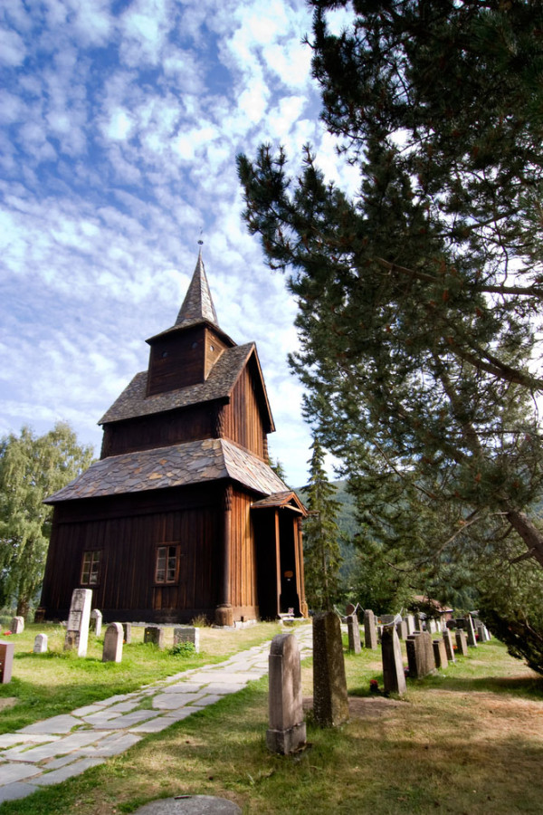 Inainte de a ajunge la Oslo, stop fotografic la biserica din lemn Torpo.