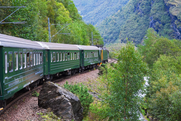 Flam, de unde vom face o calatorie cu celebrul tren “Flamsbana”- considerata cea mai frumoasa plimbare cu trenul din Norvegia.