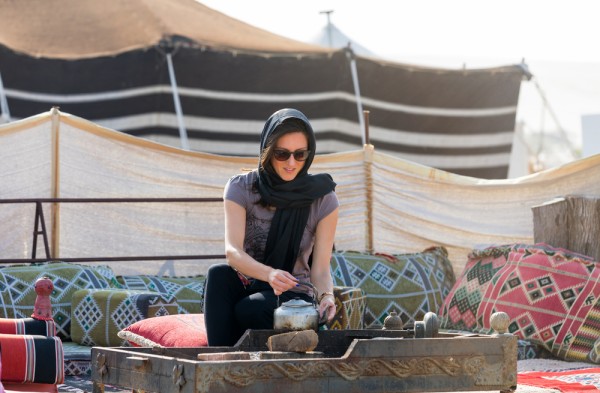 Azi veti avea ocazia sa experimentati cultura, bucataria si desertul arab.