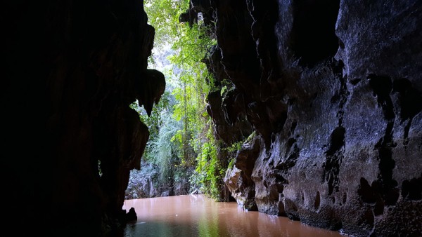 Dupa ce vom arunca o ultima privire panoramica asupra vaii Vinales si vom face o scurta incursiune in Pestera Indianului