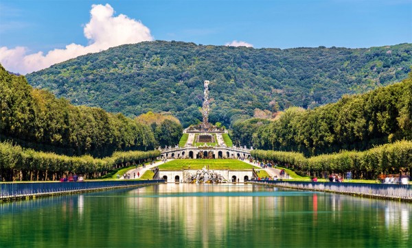 Program liber pentru odihna sau, optional, Excursie la Reggia di Caserta.