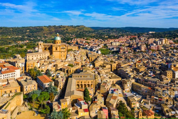 Timp liber la dispozitie in Ragusa Ibla sau, optional, Excursie la Piazza Armerina
