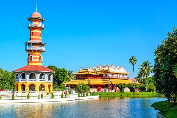 Suntem introdusi in bogata istorie si mostenire arhitecturala a orasului Ayuthaya