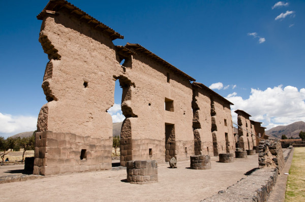 In parcursul calatoriei vom face vizite la siturile arheologice Inca Racchi