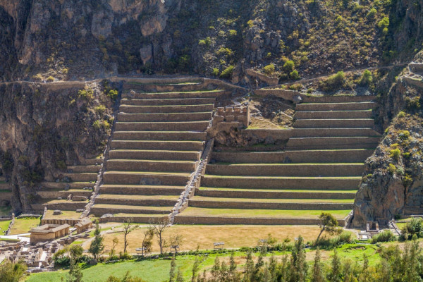 Ruinele din Valea Sacra astazi stau marturie pentru ingeniozitatea si cunostintele incasilor