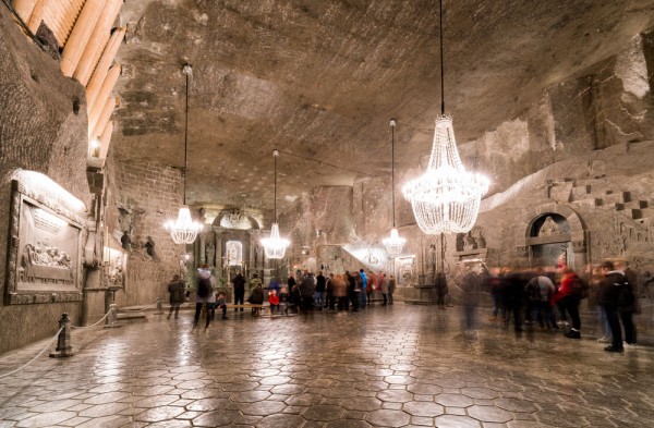 Va propunem, optional, o excursie la Mina de sare Wieliczka