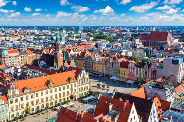 Continuam spre Silezia iar dupa-amiaza vom face un tur de oras Wroclaw (Breslau) cu ghid local