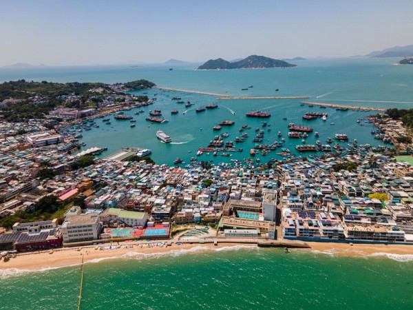 putem pleca intr-o excursie optionala pe Insula Cheung Chau cu pranz inclus
