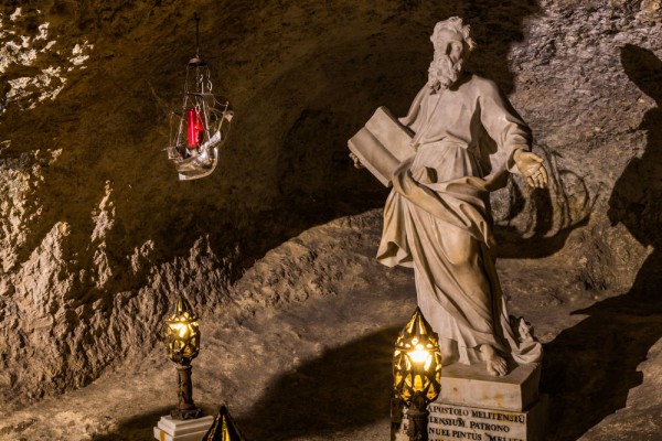 unde se afla Catacombele Sf. Pavel care dateaza din Sec al III-lea i.Hr.