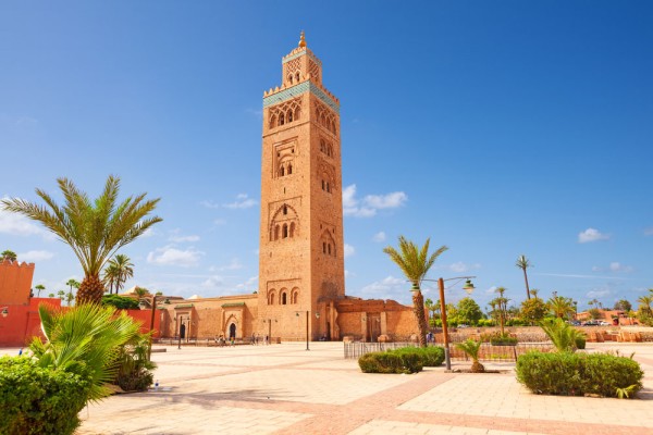 Vizitam Moscheea Koutoubia, construita de sultanul Abdel Moumen in stil marocan-andaluz.