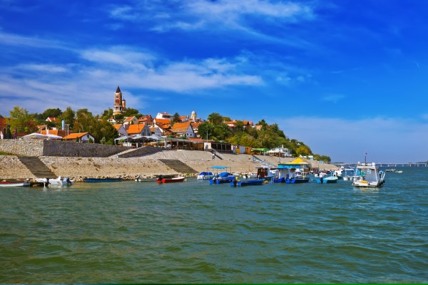 Prima oprire va fi la Zemun, o bijuterie cu o atmosfera distincta, aflata chiar la portile orasului Belgrad