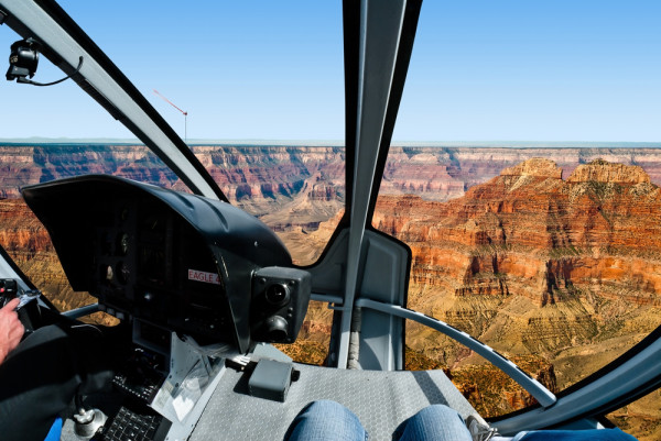 Optional puteti participa la un tur panoramic din elicopter al Marelui Canion.
