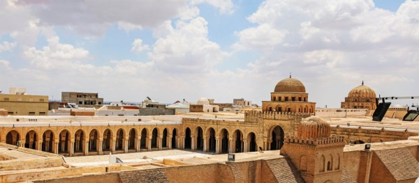 Pornim intr-un tur in Medina inconjurata de ziduri si de porti monumentale, care adaposteste Marea Moschee
