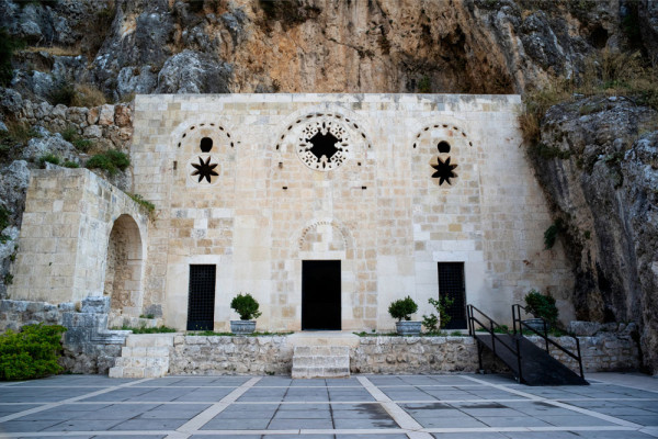 Drumul nostru continua apoi spre Orientul Mijlociu, spre Antakya sau biblica Antiohia, una dintre capitalele crestine ale lumii supranumita „Orasul de aur”, „Perla Orientului”, „Antiohia cea frumoasa”