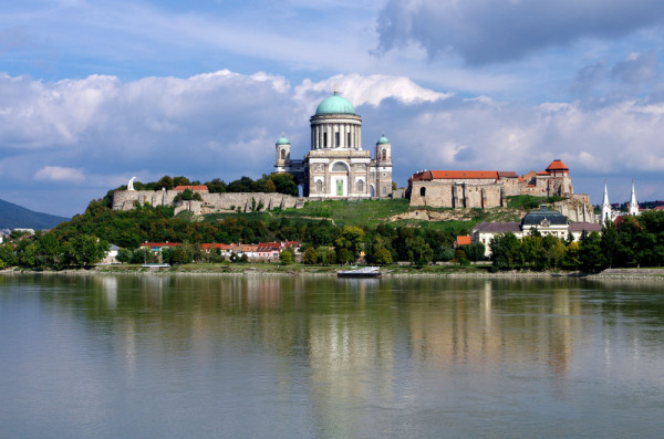 Ne indreptam catre orasul medieval Esztergom, fosta capitala a Ungariei.