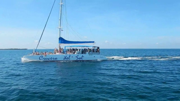 Timp liber la dispozitie sau optional, Croaziera cu catamaranul „Crusero del sol”