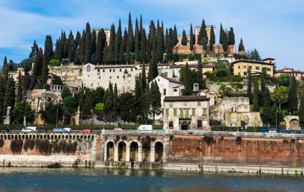 Verona Teatru Roman, Verona Deal San Pietro