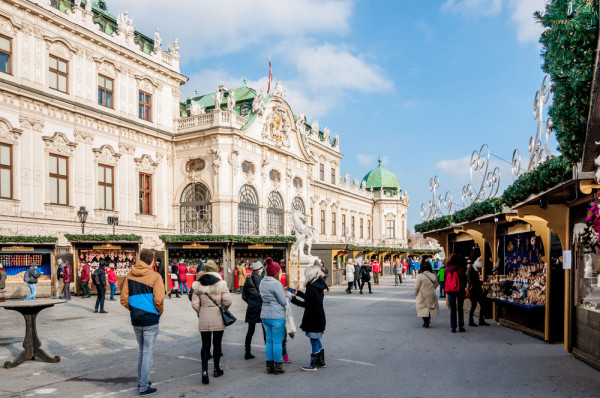 Mic dejun. Timp liber la dispozitie In Viena.